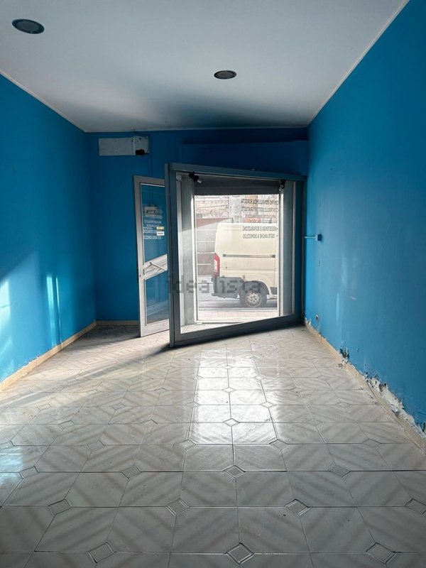 locale commerciale in vendita a Santa Maria di Licodia