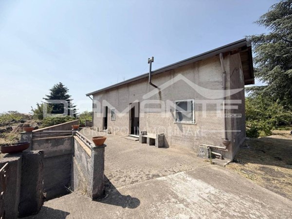 casa indipendente in vendita a Santa Maria di Licodia