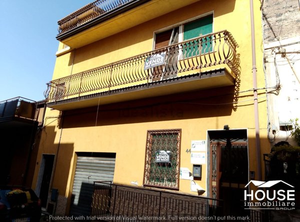 casa indipendente in vendita a Santa Maria di Licodia