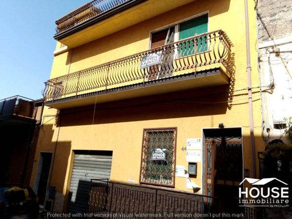 casa indipendente in vendita a Santa Maria di Licodia