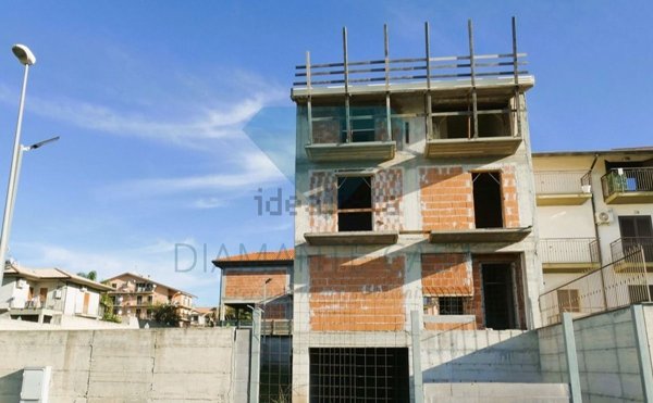 casa indipendente in vendita a Santa Maria di Licodia