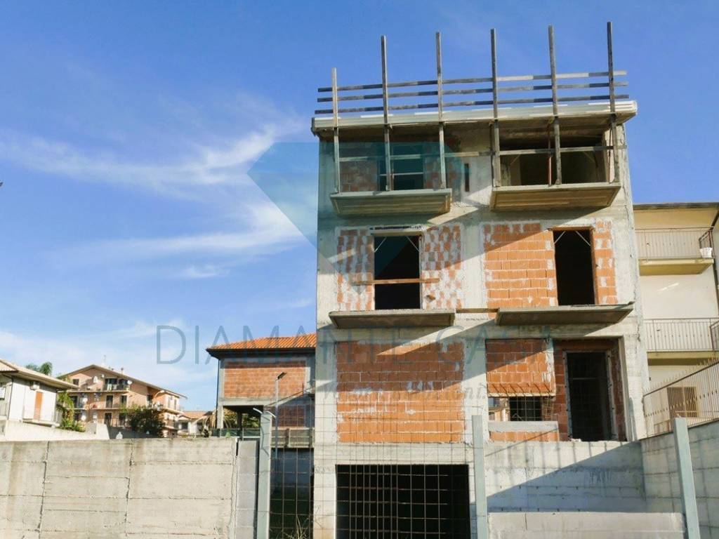 casa indipendente in vendita a Santa Maria di Licodia