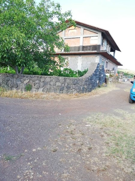 casa indipendente in vendita a Santa Maria di Licodia