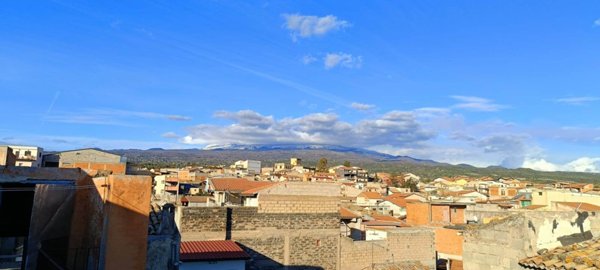 casa indipendente in vendita a Santa Maria di Licodia