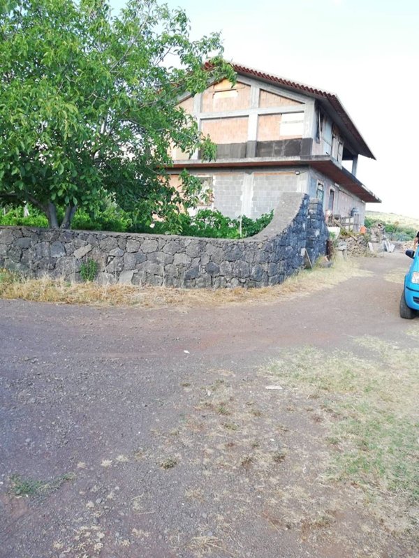 casa indipendente in vendita a Santa Maria di Licodia