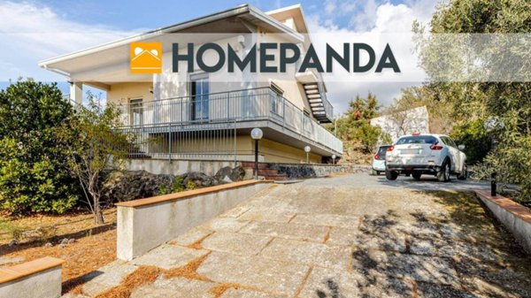 casa indipendente in vendita a Santa Maria di Licodia