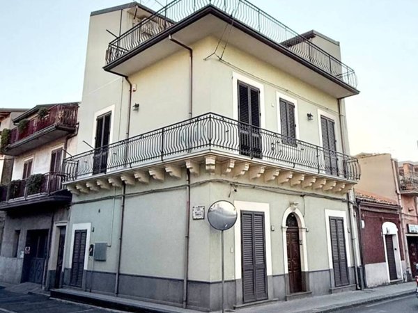 casa indipendente in vendita a Santa Maria di Licodia