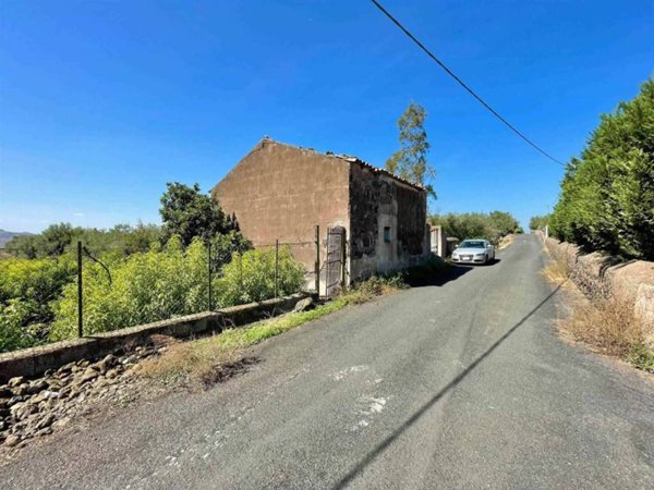 casa indipendente in vendita a Santa Maria di Licodia