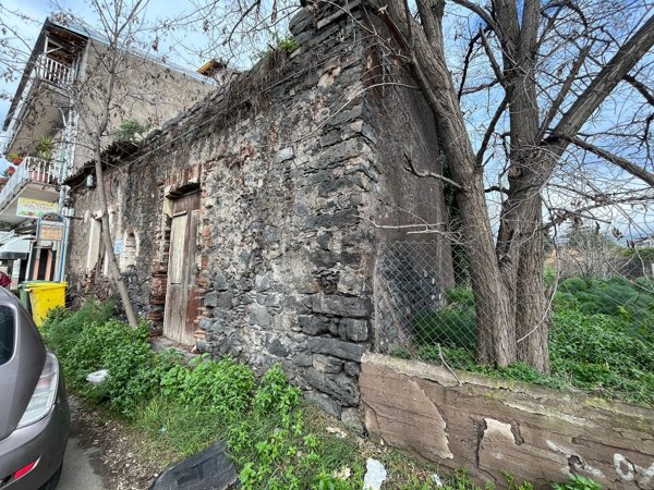 casa indipendente in vendita a Santa Maria di Licodia