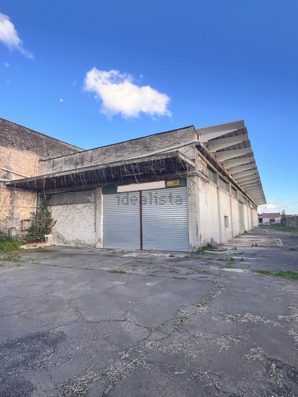 capannone in vendita a Santa Maria di Licodia