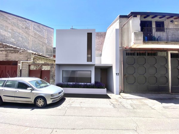 casa indipendente in vendita a Santa Maria di Licodia