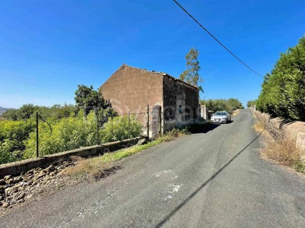 casa indipendente in vendita a Santa Maria di Licodia