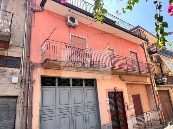 appartamento in vendita a Santa Maria di Licodia