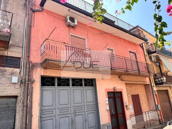 appartamento in vendita a Santa Maria di Licodia