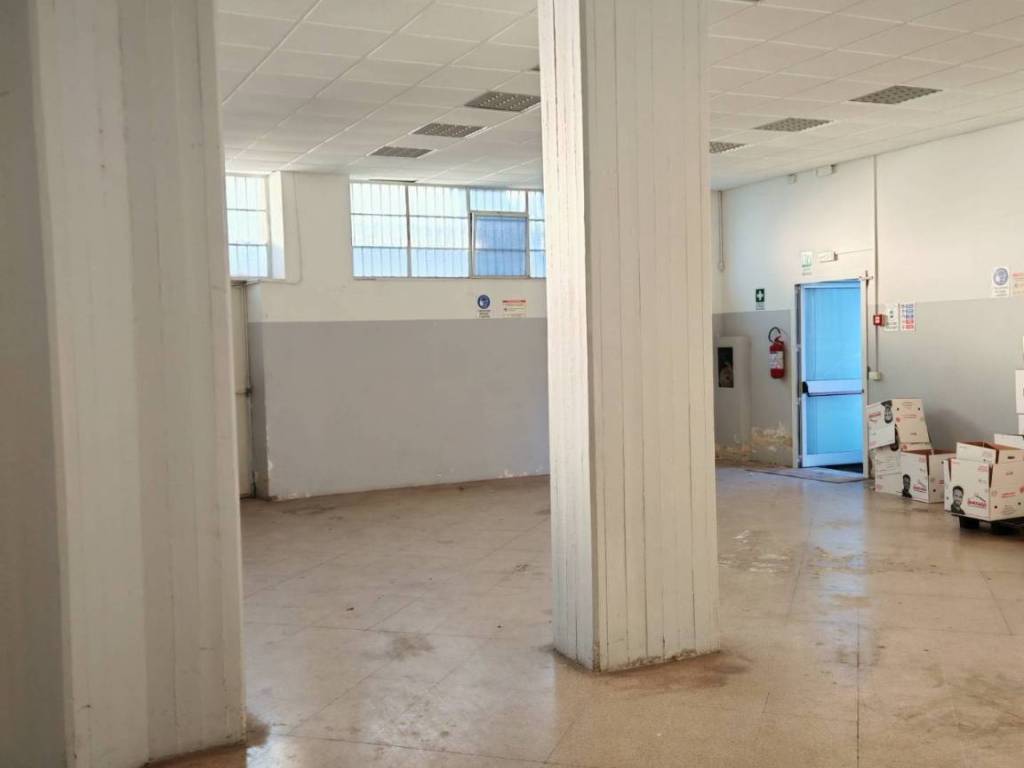 negozio in vendita a Santa Maria di Licodia