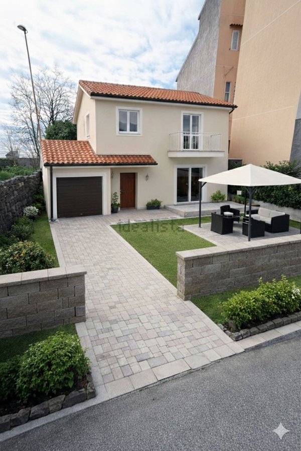 casa indipendente in vendita a Santa Maria di Licodia