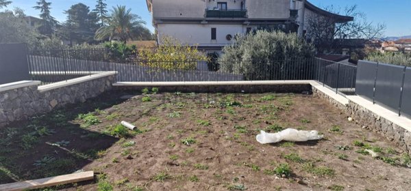 casa indipendente in vendita a Santa Maria di Licodia