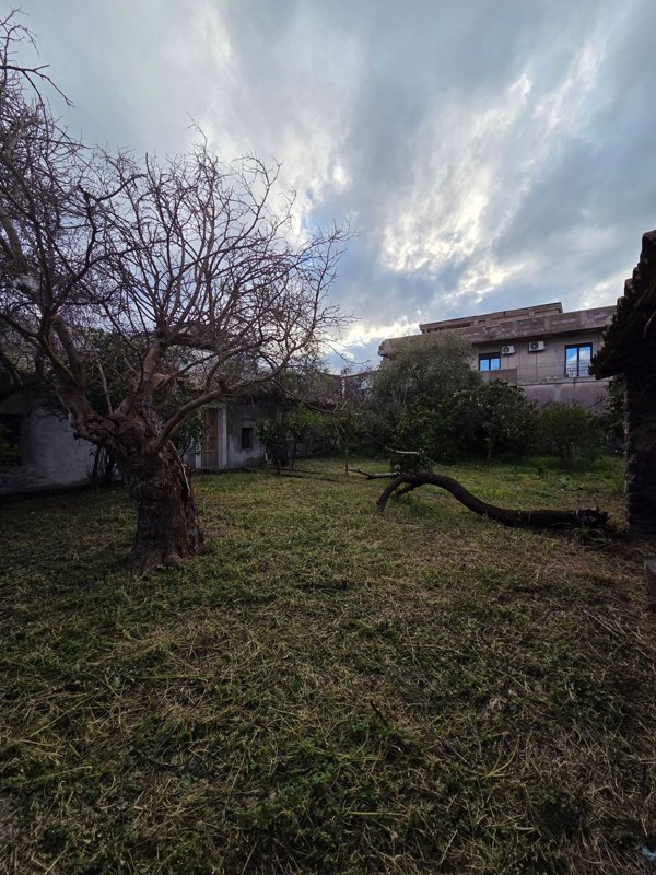 casa indipendente in vendita a Santa Maria di Licodia