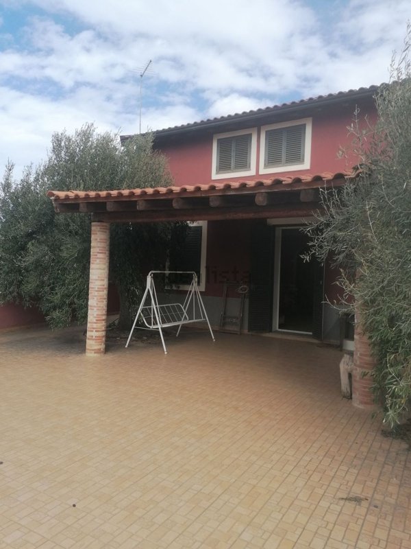 casa indipendente in vendita a Santa Maria di Licodia