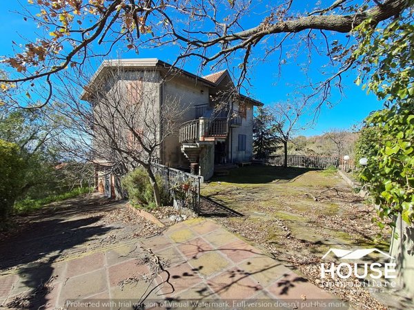 casa indipendente in vendita a Santa Maria di Licodia