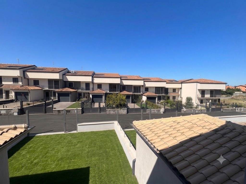 casa indipendente in vendita a Santa Maria di Licodia