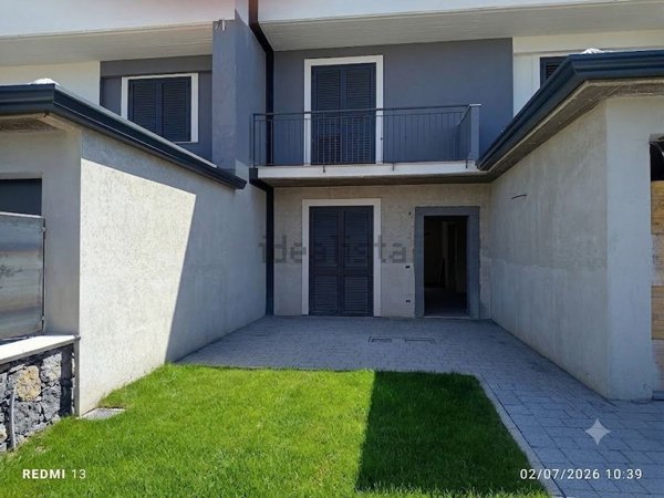 casa indipendente in vendita a Santa Maria di Licodia