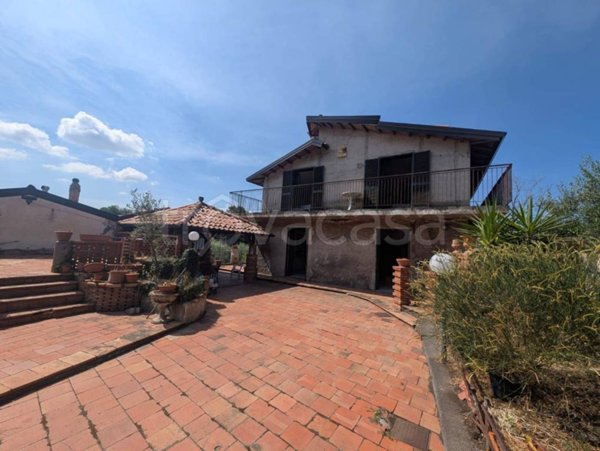 casa indipendente in vendita a Santa Maria di Licodia