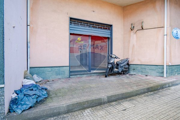 negozio in vendita a Santa Venerina in zona Linera