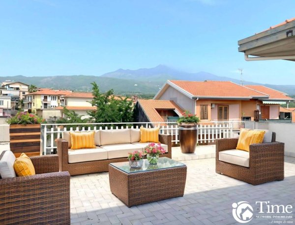 appartamento in vendita a Santa Venerina in zona Linera