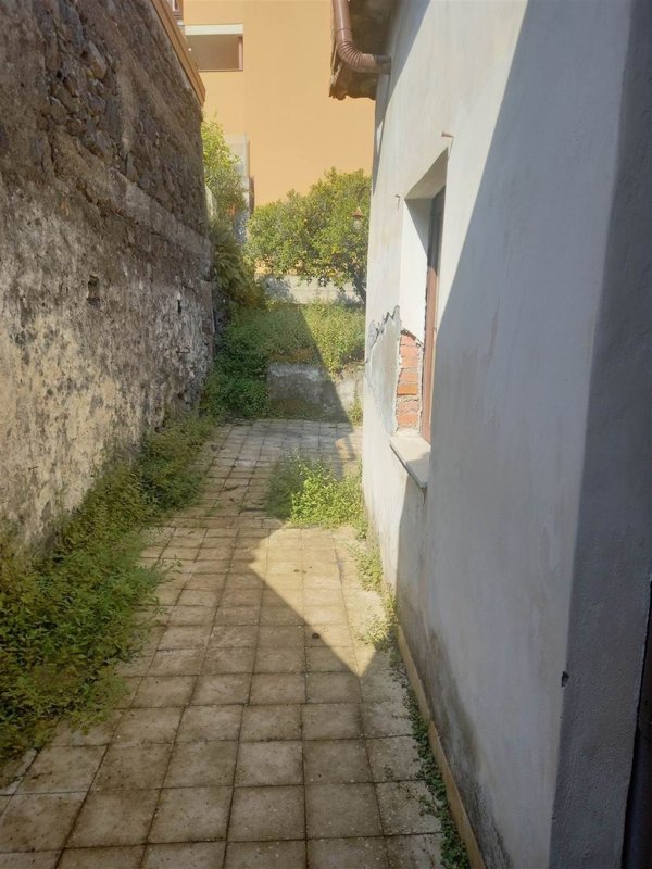 casa indipendente in vendita a Santa Venerina