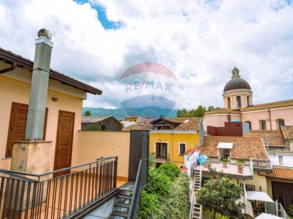 casa indipendente in vendita a Santa Venerina