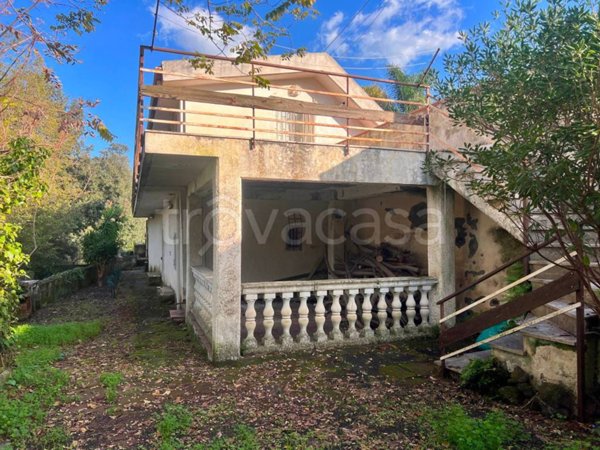 casa indipendente in vendita a Santa Venerina