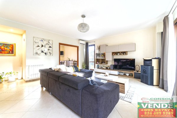 casa indipendente in vendita a Santa Venerina