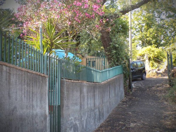 casa indipendente in vendita a Santa Venerina