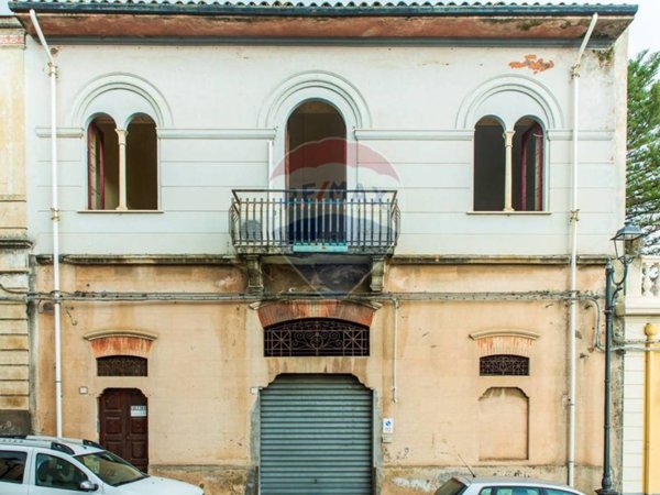 casa indipendente in vendita a Santa Venerina
