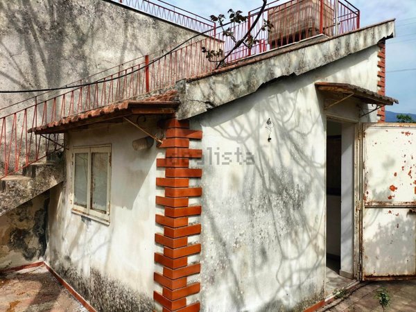casa indipendente in vendita a Santa Venerina