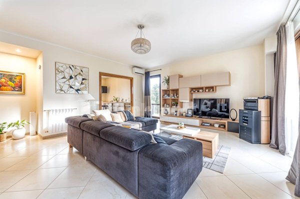 casa indipendente in vendita a Santa Venerina