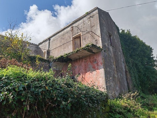 pentavano in vendita a Santa Venerina