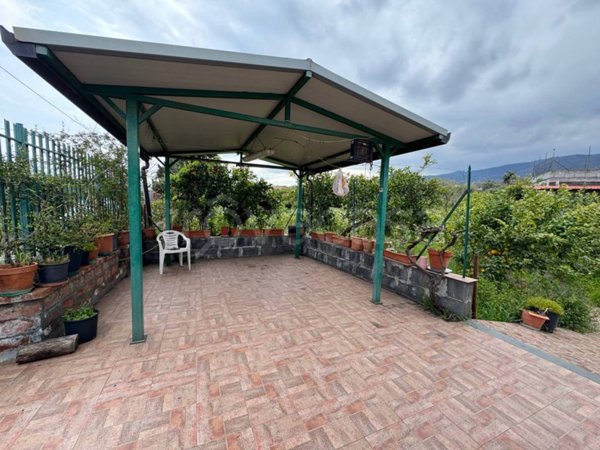 casa indipendente in vendita a Santa Venerina