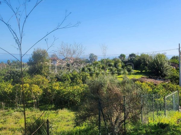 casa indipendente in vendita a Santa Venerina