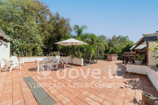 casa indipendente in vendita a Santa Venerina