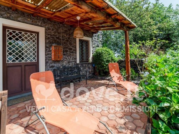 casa indipendente in vendita a Santa Venerina