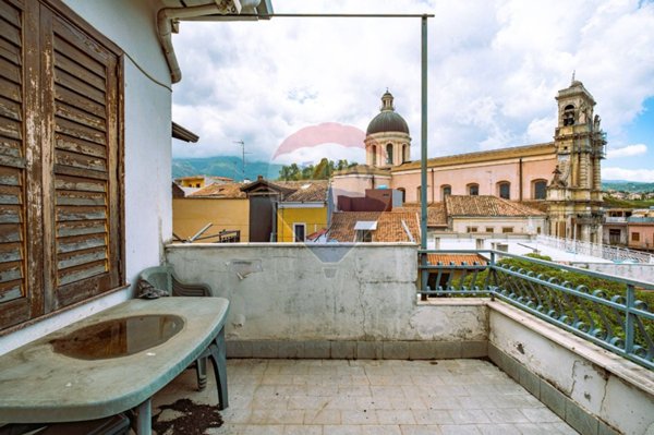 casa indipendente in vendita a Santa Venerina