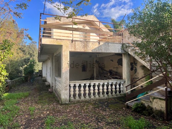 casa indipendente in vendita a Santa Venerina