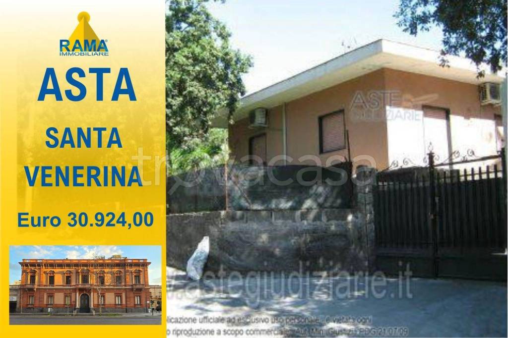 casa indipendente in vendita a Santa Venerina