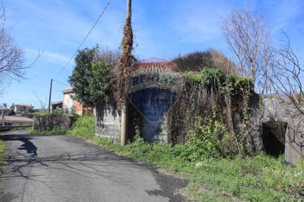 casa indipendente in vendita a Santa Venerina