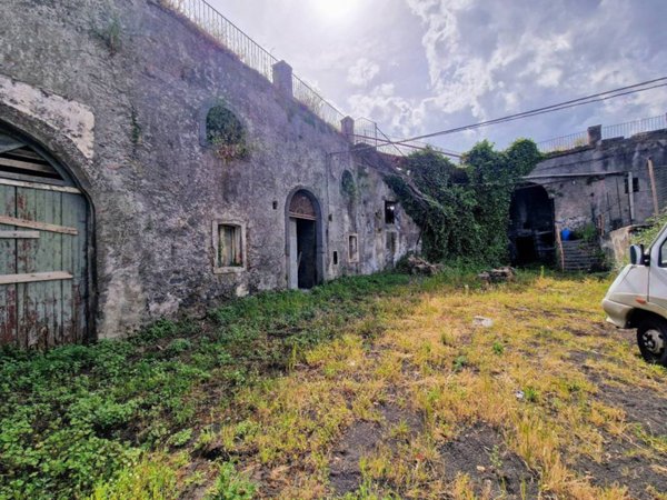 intera palazzina in vendita a Santa Venerina