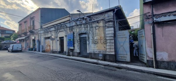 casa indipendente in vendita a Santa Venerina