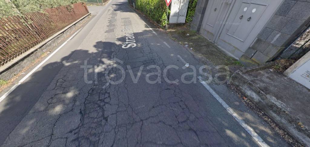 locale commerciale in vendita a Santa Venerina
