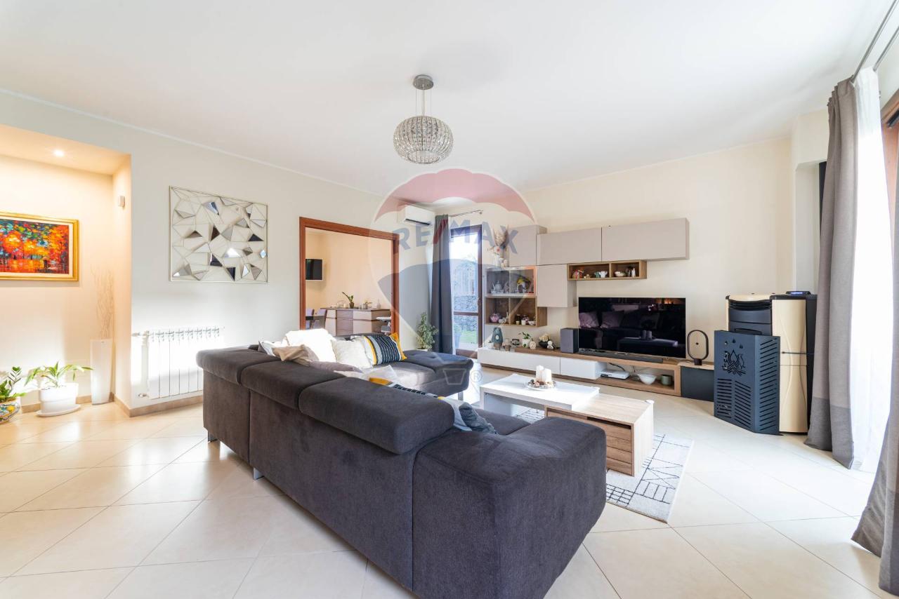 casa indipendente in vendita a Santa Venerina